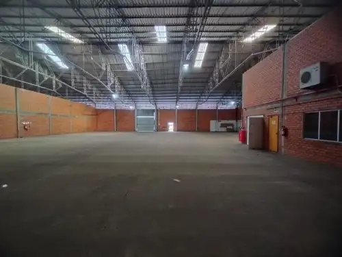 Pavilhão / Depósito para alugar em São José, Novo Hamburgo